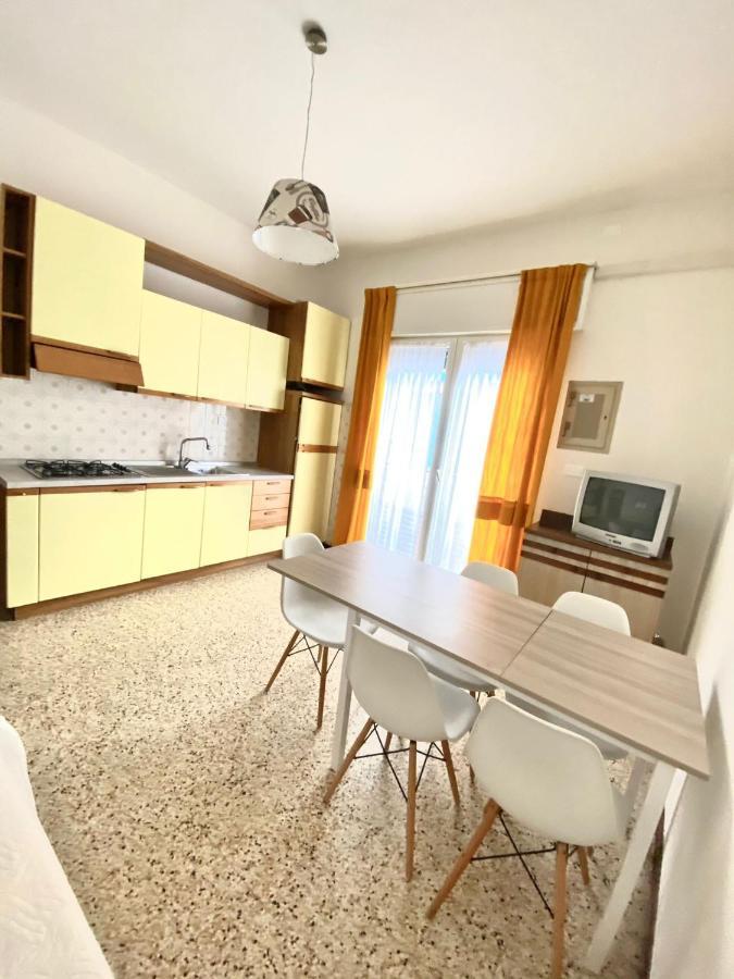 Euroresidence - Piazza Mazzini- 30 Mt Dal Mare - Immobil Relax Τζεσόλο Λίντο Εξωτερικό φωτογραφία